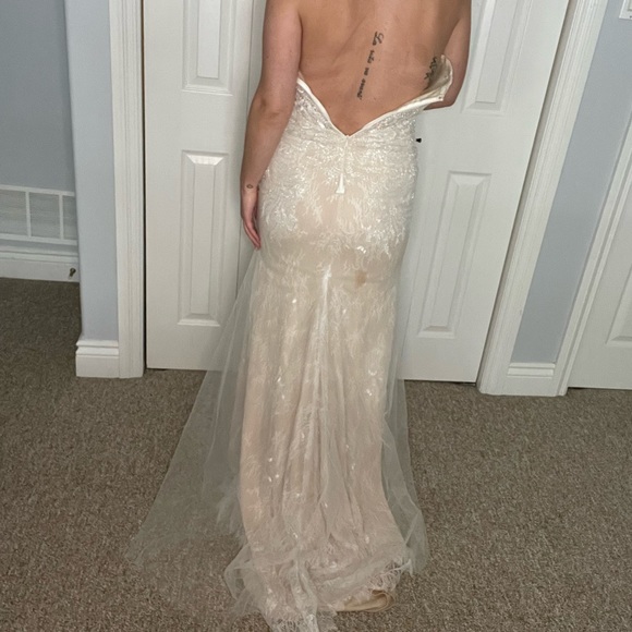 Wedding dress! Best offer will be accepted - Picture 6 of 10
